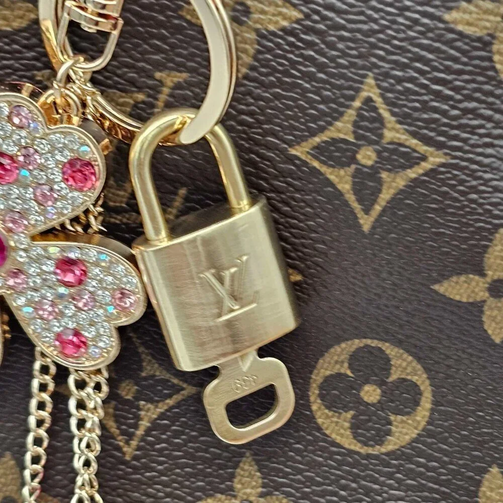 Louis Vuitton Authentic Gold Lock 🔒 Unbranded Flower Keychain Charm for Bags